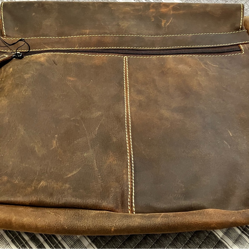 Jack George’s Voyager Arizona Buffalo Leather Messenger Bag - Picture 13 of 13